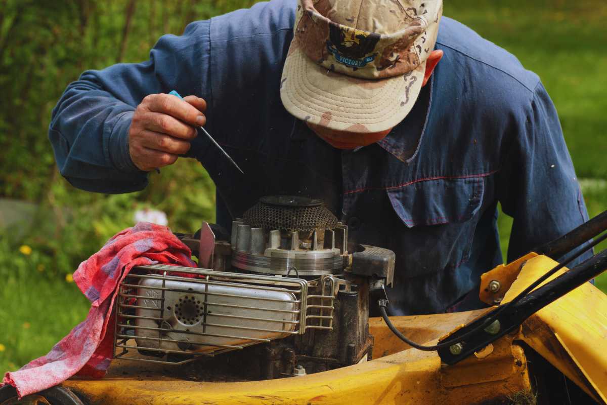 How to fix a lawn mower that won't stay running