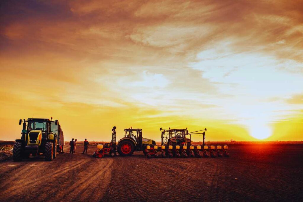 role of farm mechanization in the American economy